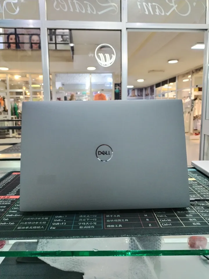 Dell Precision 5560 Laptop – photo 3