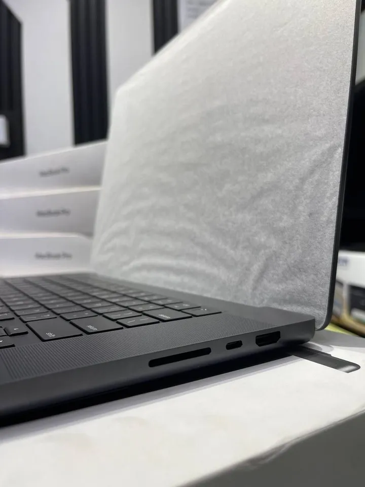 Apple MacBook Pro M4 Max 16-inch – photo 7