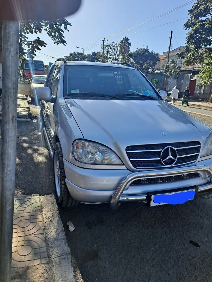 Mercedes ML 2000 V6 – photo 3