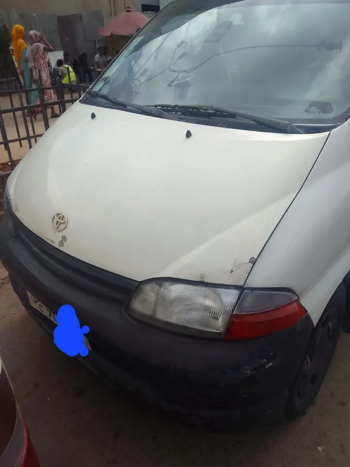 Toyota Dolphin 2L Diesel Manual – photo 3