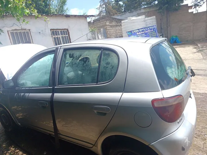Toyota Vitz 2003 Manual – photo 3