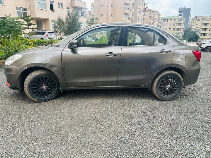 Suzuki Dezire 2022 Automatic – photo 5