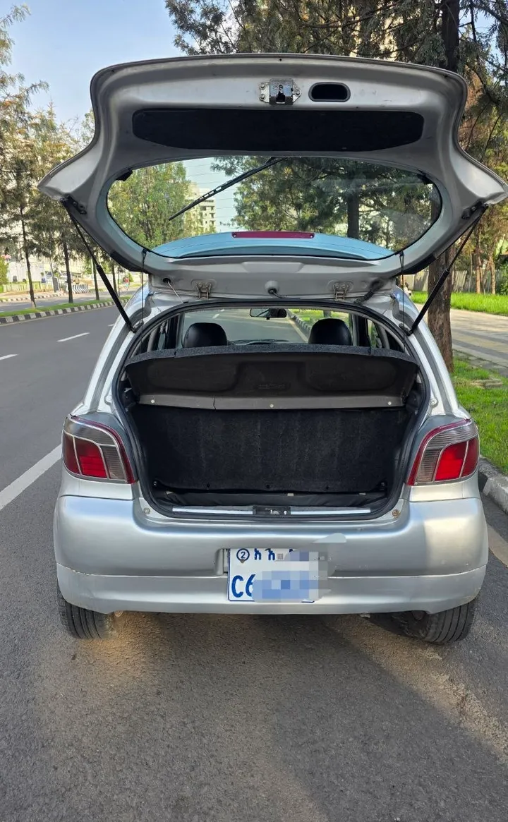 Toyota Vitz 2000 Automatic 1.0L – photo 7