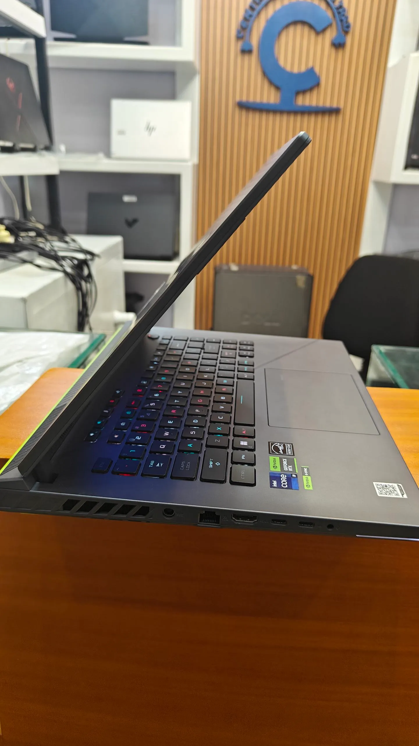 ASUS ROG Strix i9 RTX 4060 – photo 3