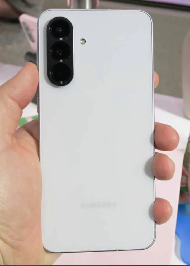 Samsung Galaxy A56 5G 256GB – photo 3