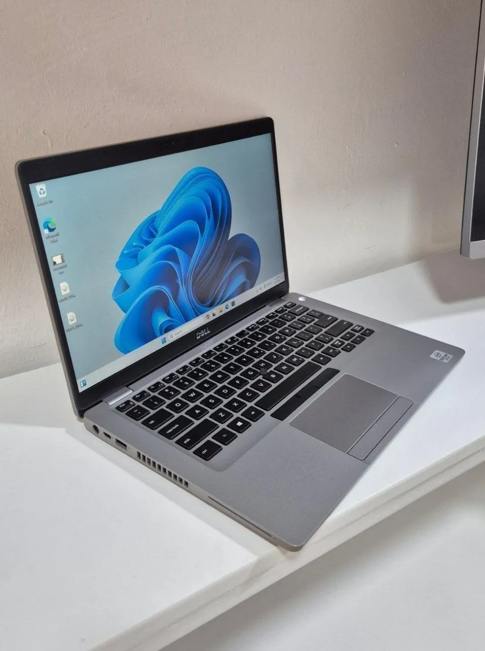 Dell Latitude 5410 Laptop – photo 4