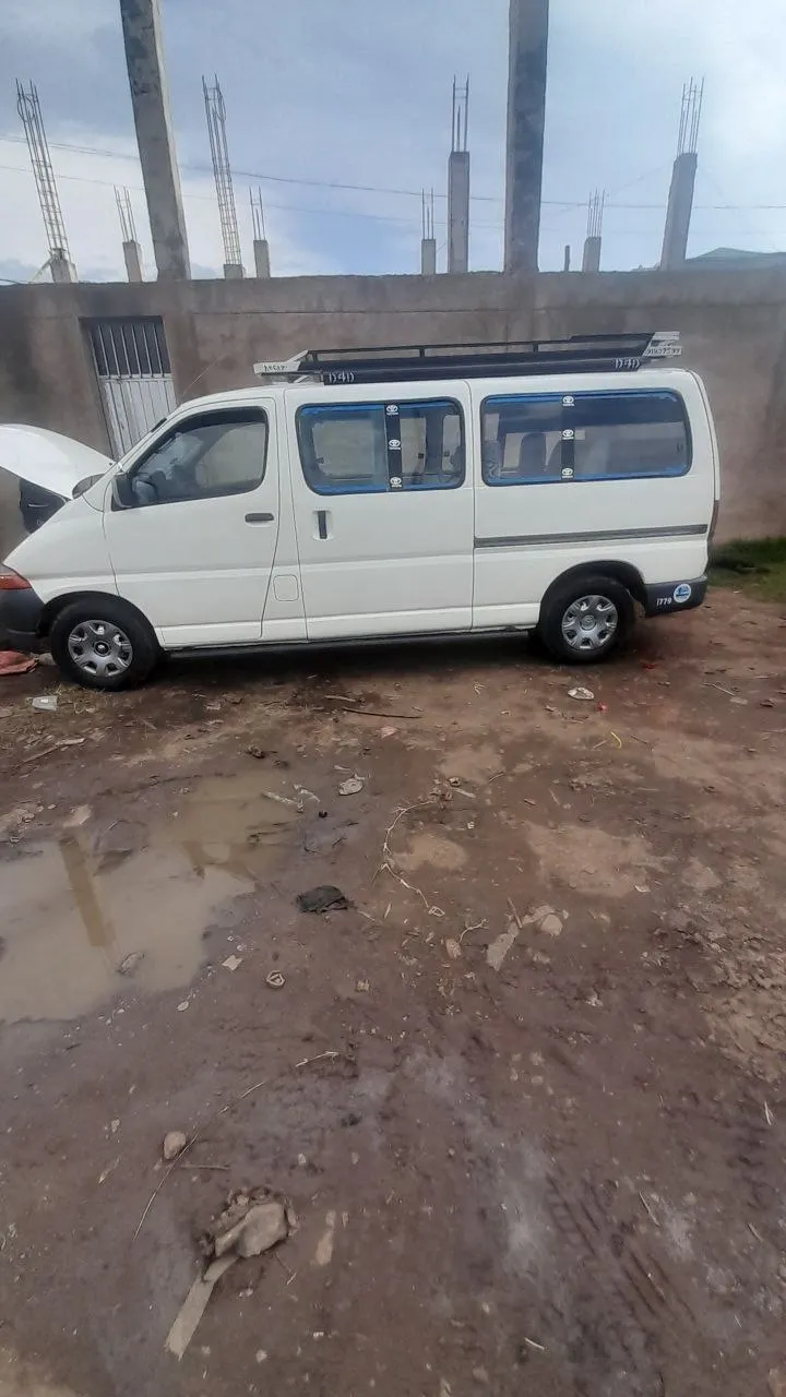 Toyota Hiace Van 2003 – photo 3