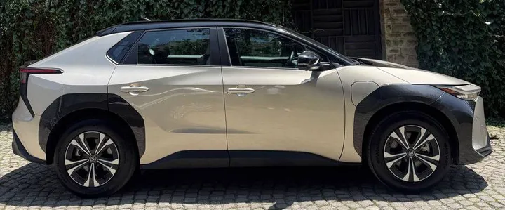 Toyota BZ4X EV 4WD Crossover – photo 5