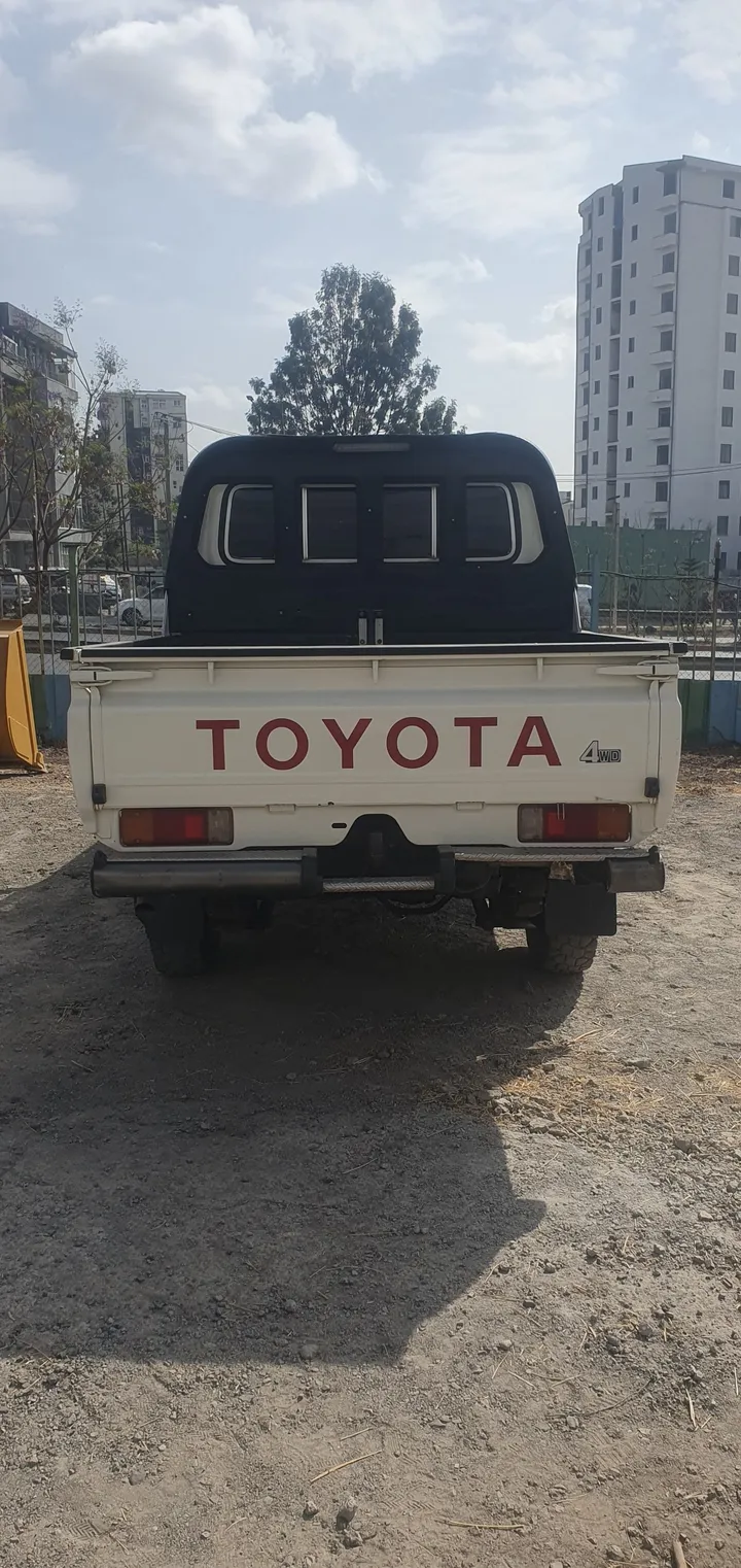 Toyota Land Cruiser Pickup 2021 – photo 3