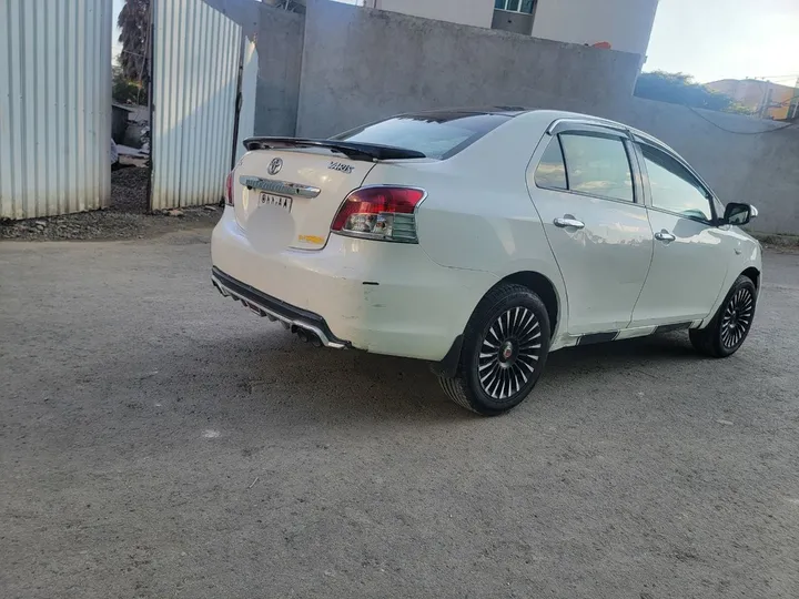 2010 Toyota Yaris Belta – photo 3