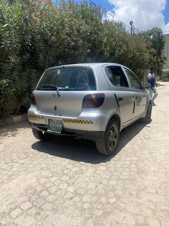 Toyota Vitz 2001 Automatic – photo 4