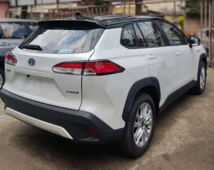 Toyota Corolla Cross Hybrid 2025 – photo 3