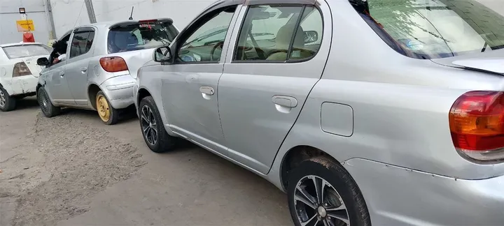 Toyota Platz 2005 Sedan – photo 6
