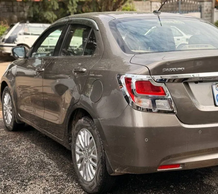 Suzuki Dzire 2022 Automatic – photo 3