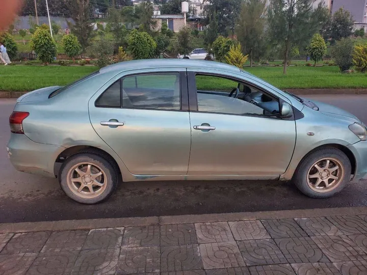 Toyota Yaris Sedan 2006 Manual – photo 3
