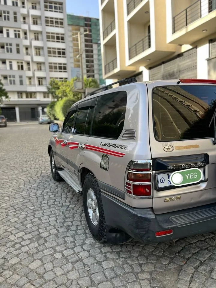 Toyota Land Cruiser 2000 Manual – photo 3