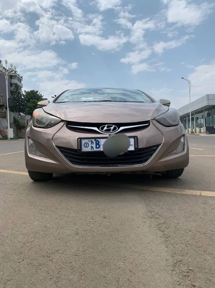 Hyundai Elantra 2015 Automatic – photo 4