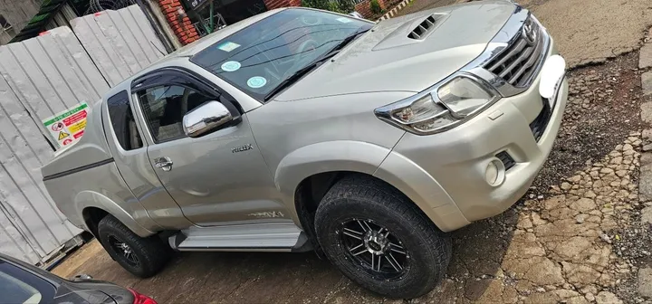 Toyota Hilux Vigo 2013 – photo 4