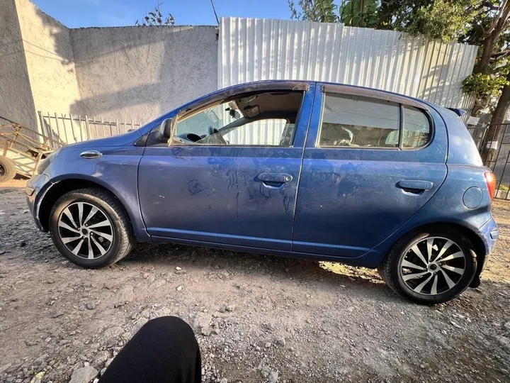 Toyota Vitz Automatic 2002 – photo 3