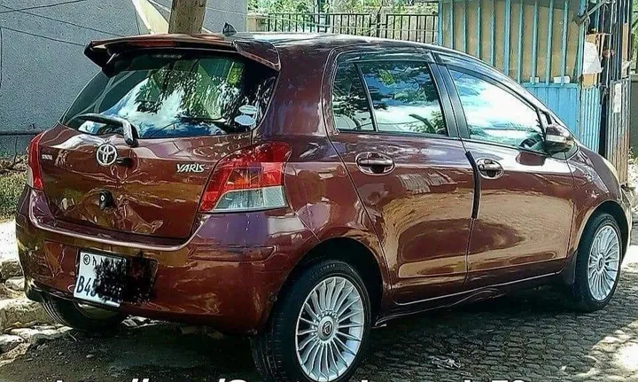 Toyota Yaris Compact 2010 – photo 4