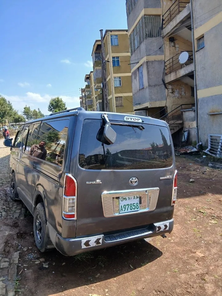 Toyota Hiace GL 2007 Automatic – photo 6