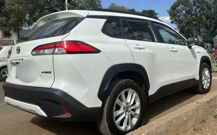 2023 Toyota Corolla Cross Hybrid – photo 6