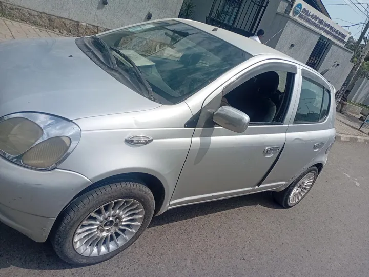 Toyota Vitz 2001 Automatic – photo 4