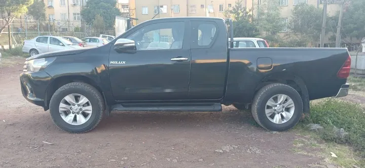 Toyota Hilux Revo 2016 Manual – photo 3