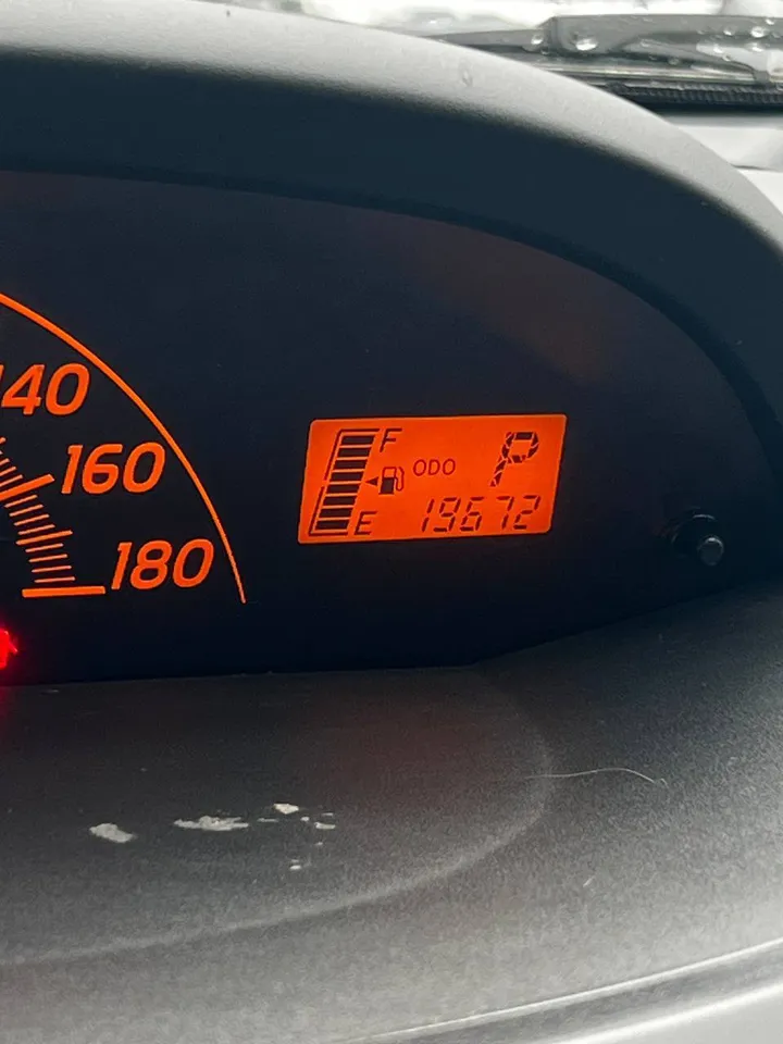 Toyota Compact Yaris 2010 Automatic – photo 8