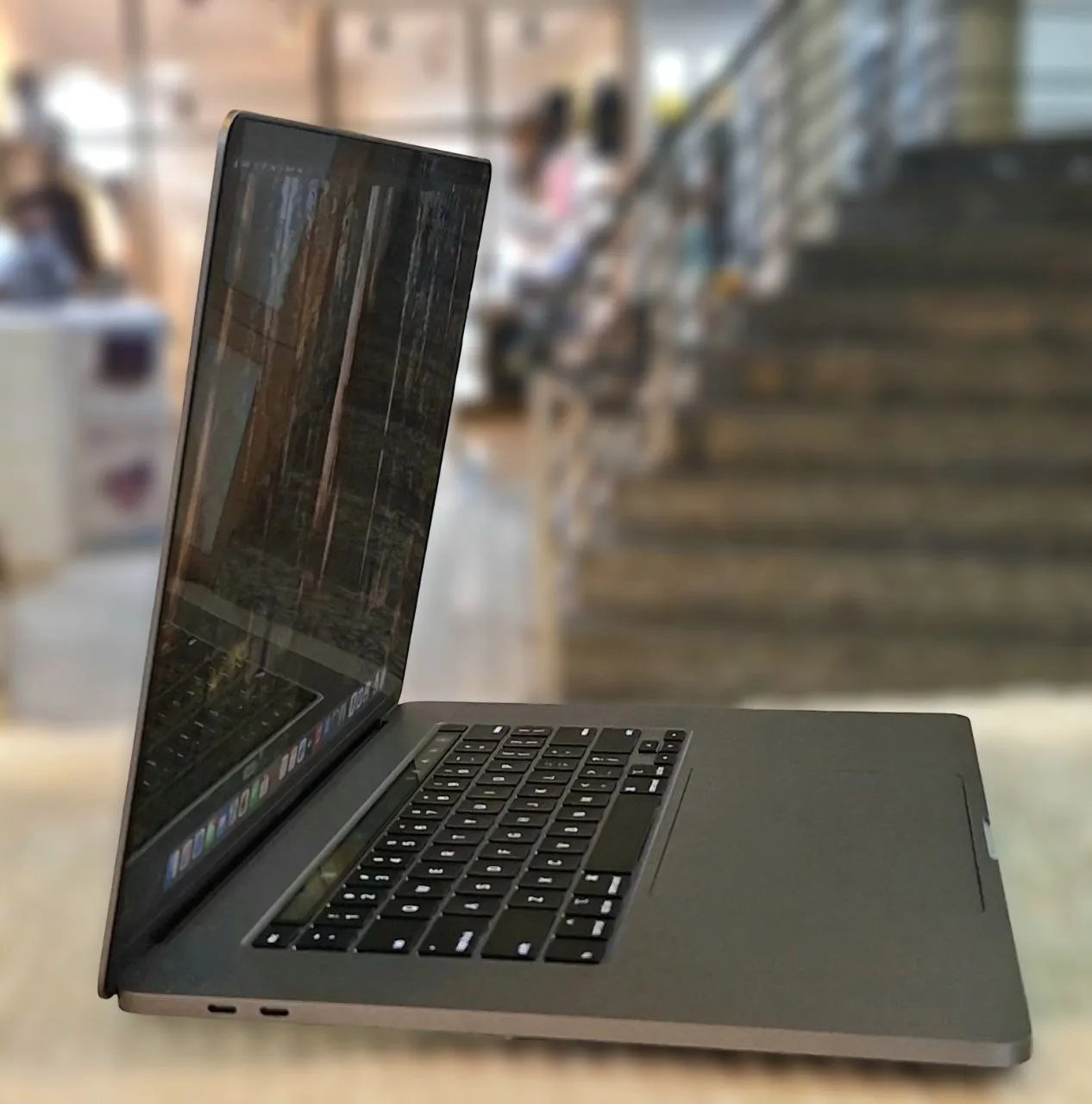 MacBook Pro 2019 i7 16GB 512GB – photo 3