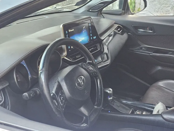 Toyota C-HR 2017 Automatic – photo 4