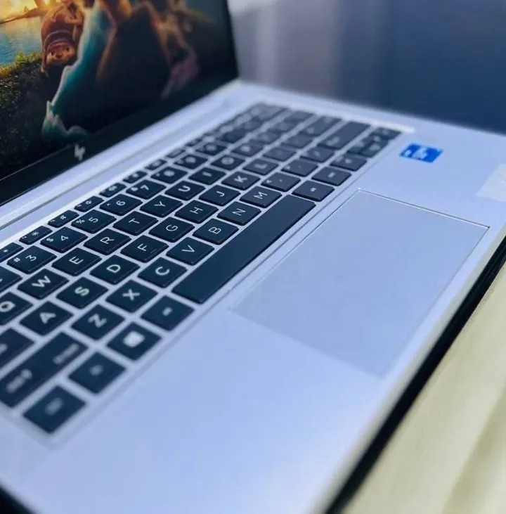 HP EliteBook 840 G8 – photo 3