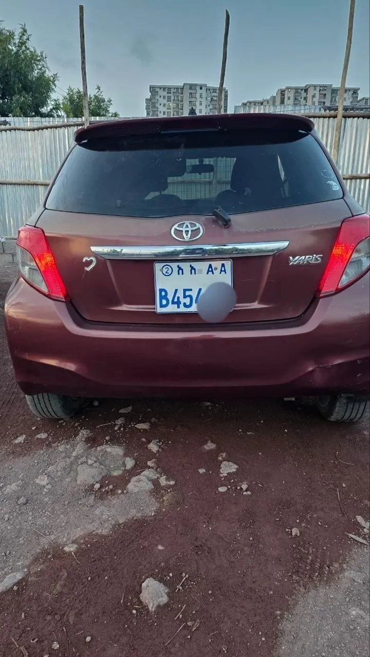 Toyota Compact 2011 Automatic – photo 6