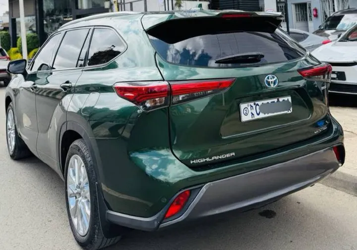 Toyota Highlander Limited 2023 – photo 3