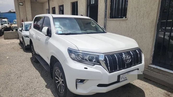 Toyota Prado 2022 Automatic Full-Option – photo 10
