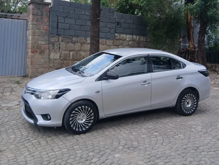 Toyota Yaris Sedan 2014 Automatic – photo 5