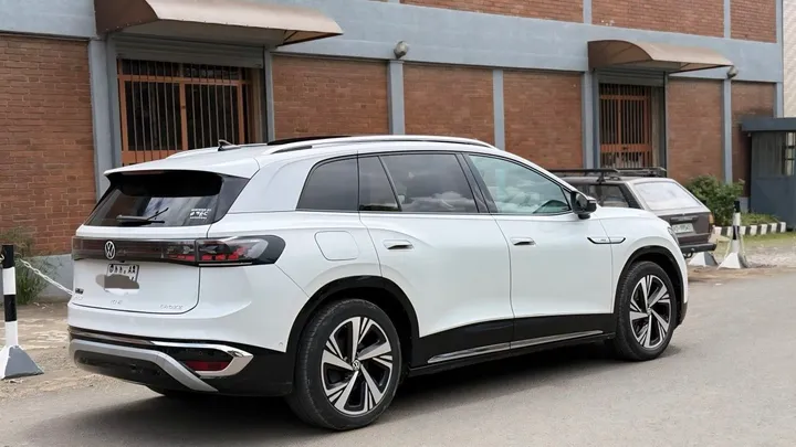 Volkswagen ID.6 Crozz Pro EV 2023 – photo 8