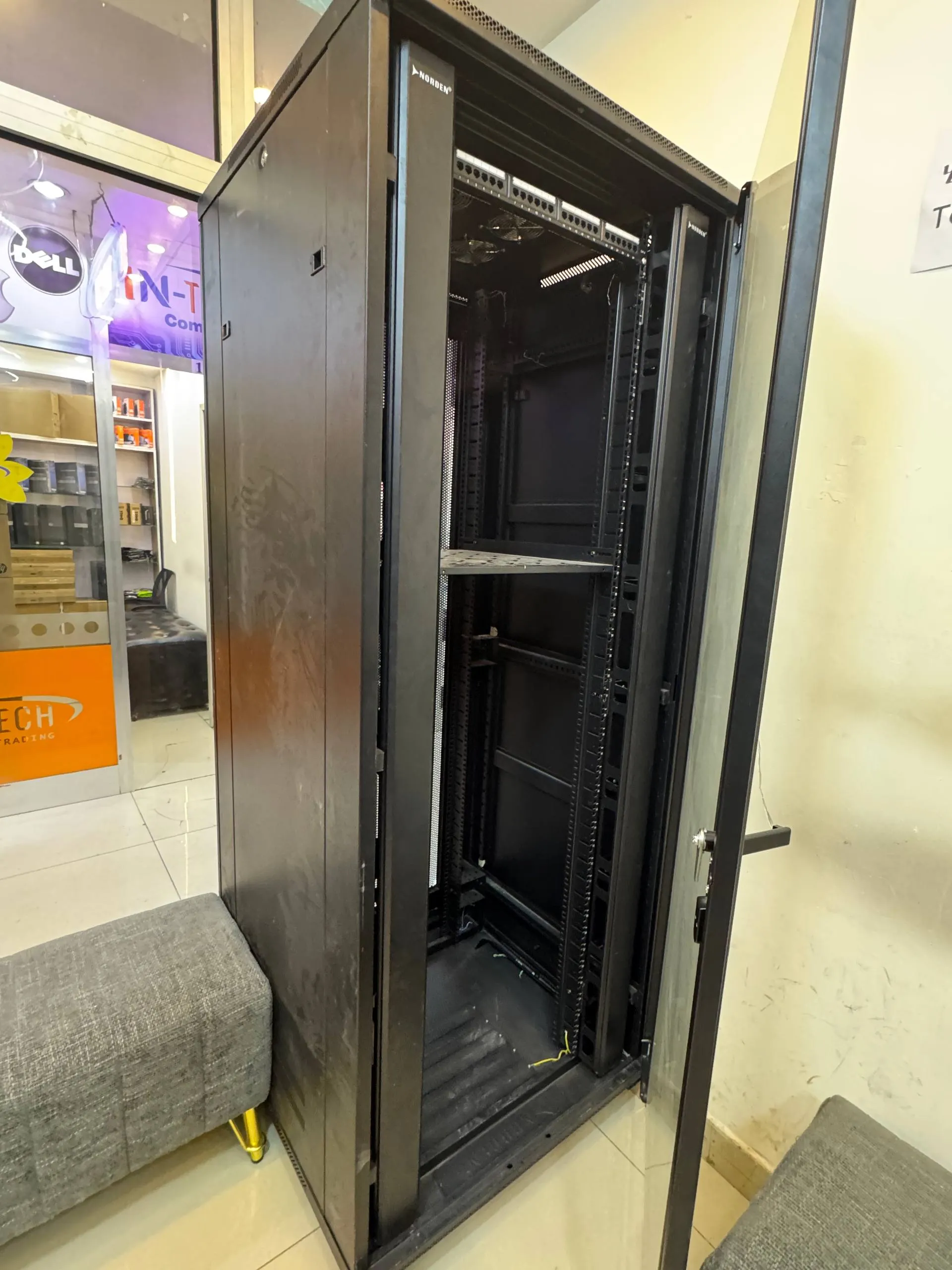 Norden 42U Server Rack – photo 3