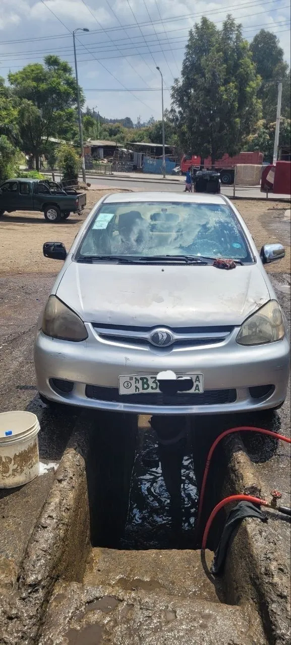 Toyota Platz 2003 Sedan – photo 4