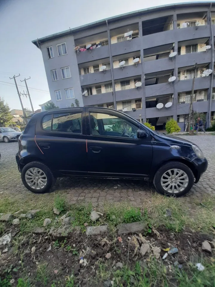 Toyota Vitz 2000 Automatic – photo 4