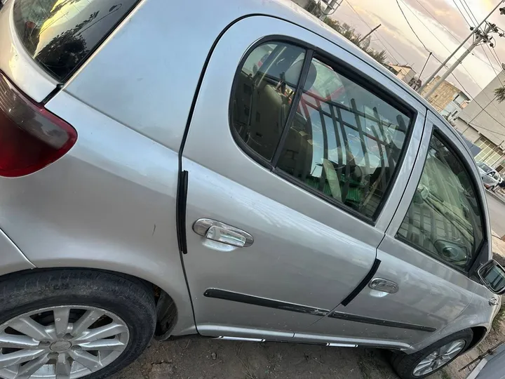 Toyota Vitz 2001 Automatic – photo 3