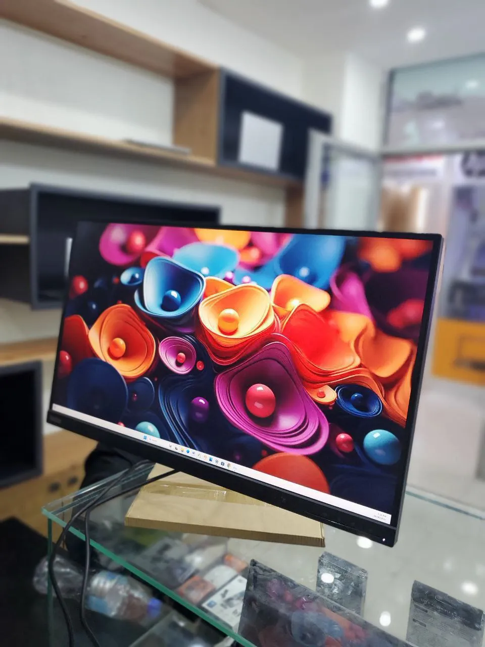 Lenovo ThinkVision 27 inch 2K Frameless Monitor – photo 5