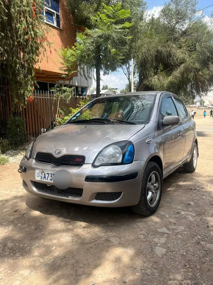 Toyota Vitz 2002 Automatic – photo 3