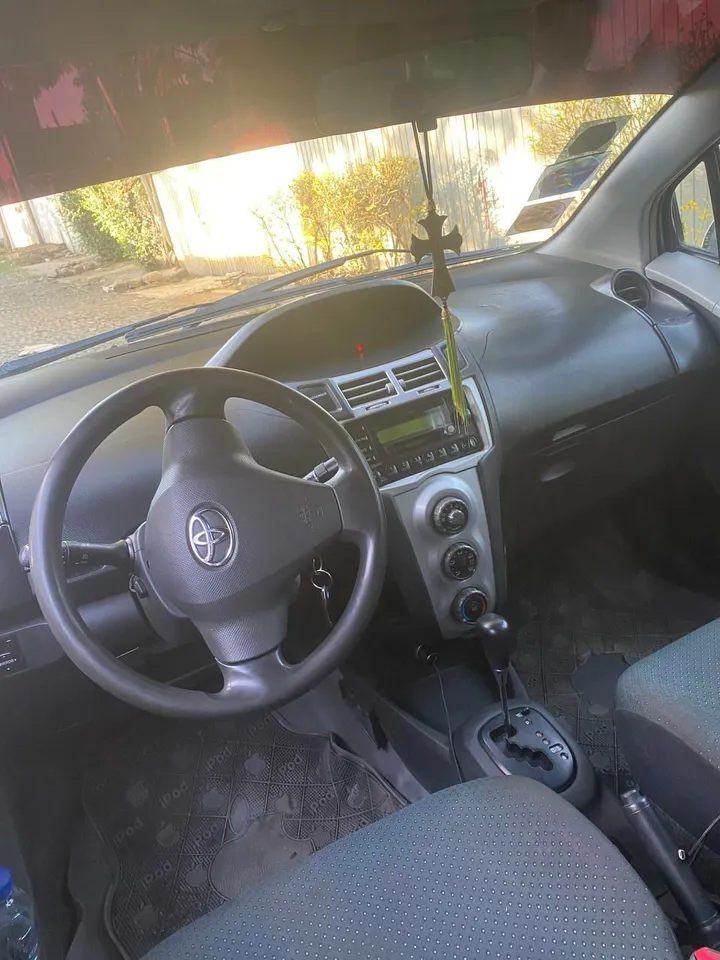 Toyota Yaris Compact 2006 – photo 4