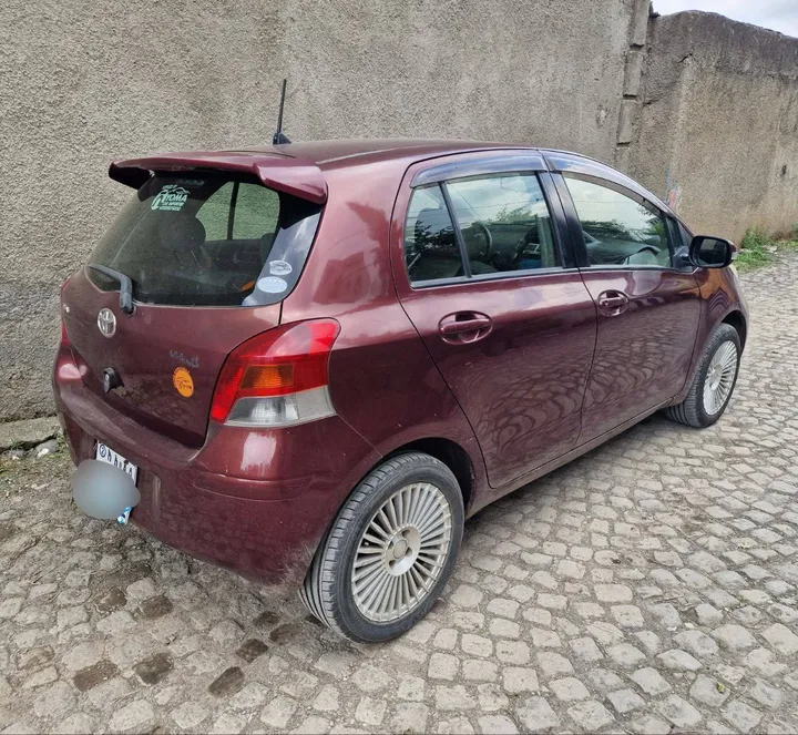Toyota Yaris Compact 2010 Automatic – photo 4