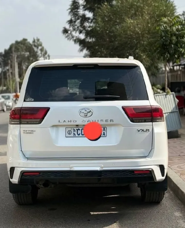 Toyota Land Cruiser VX-R 2022 – photo 4