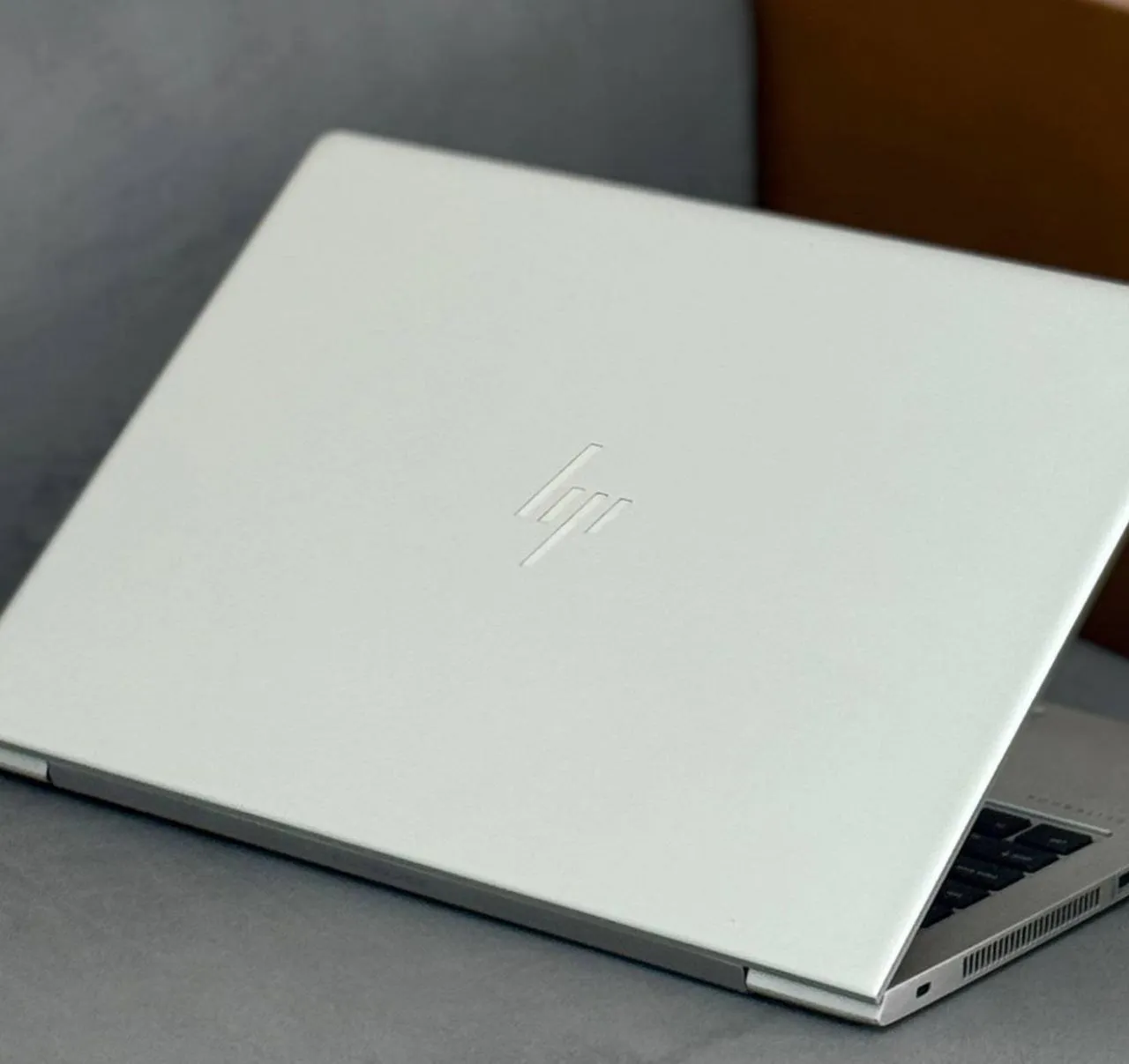 HP EliteBook 830 G5 Laptop – photo 3