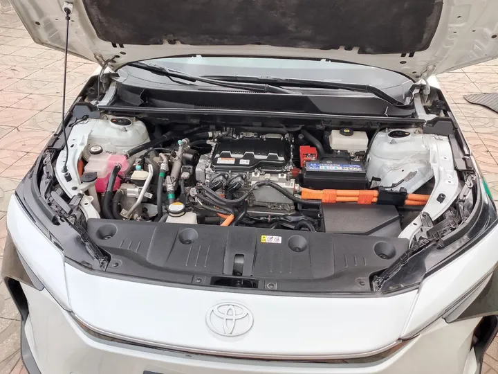 Toyota BZ4X EV 2WD 2023 – photo 8