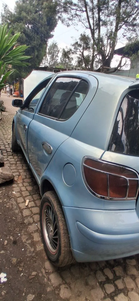 Toyota Vitz 2004 Automatic – photo 3