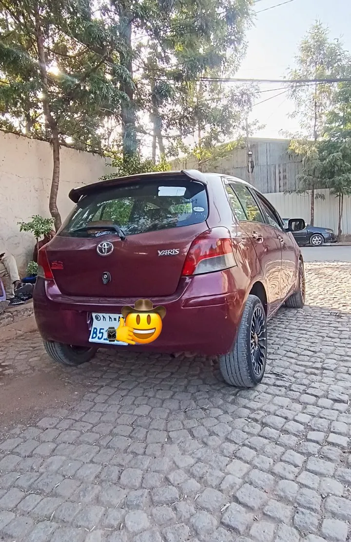 Toyota Yaris Compact 2010 Automatic – photo 5